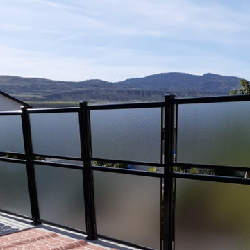 Privacy Fence - Aluminum Frame and Frosted Glass