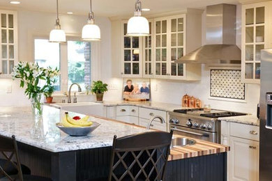 Example of a classic kitchen design in Louisville