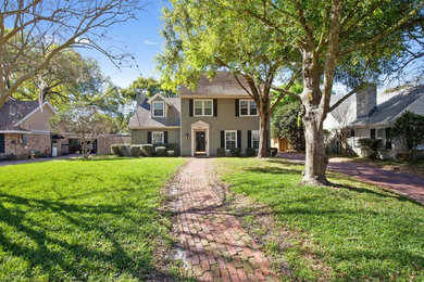 Inspiration for a timeless home design remodel in Tampa