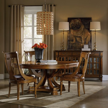 Hooker Furniture Tynecastle Round Pedestal Dining Table with One 18" Leaf