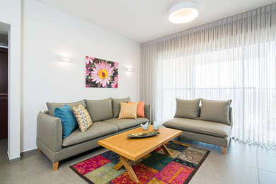 Inspiration for a modern home design remodel in Tel Aviv