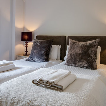 Luxury lodges, Brompton Lakes