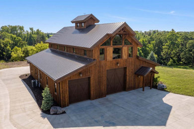 Inspiration for a rustic exterior home remodel in Omaha