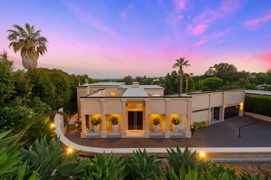 Example of a minimalist exterior home design in Los Angeles