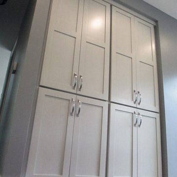 Grey and White Shaker