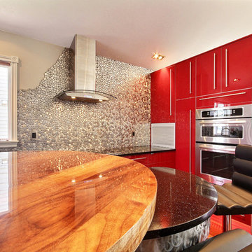 Eden Mosaic Tile Installations: River Rock Pattern Mosaic Stainless Steel Tile