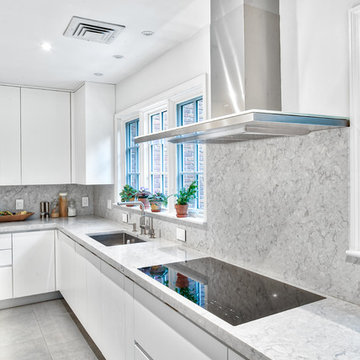 Gorgeous Bright and White Kitchen
