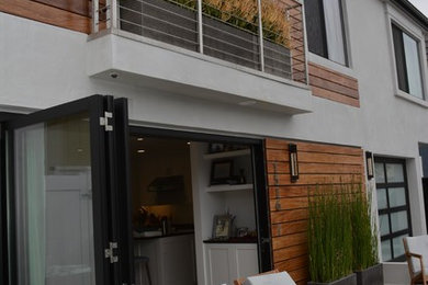 Home design - contemporary home design idea in Orange County