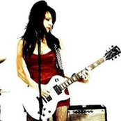 Dee Moreno's photo