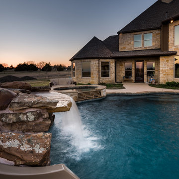 Custom Free-Form Pool with Negative Edge & Large Catch Basin