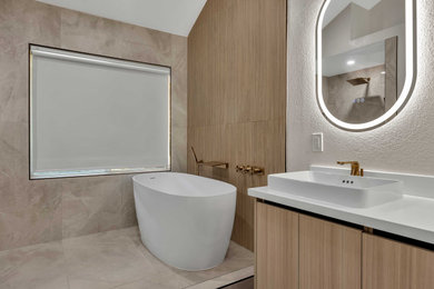 Master bathroom photo in Other