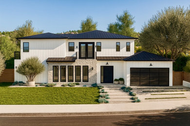 Inspiration for an exterior home remodel in Los Angeles