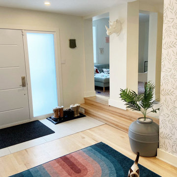 Mudroom entryway design in Le Plateau, Montreal