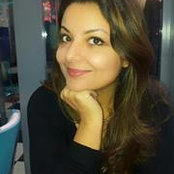 Nesrine Balaskas foto