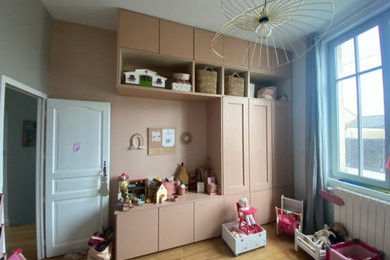Idée de décoration pour une chambre d'enfant style shabby chic.
