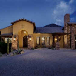 Cobblestone Style of Stone Veneer Home Exterior - Home Decor