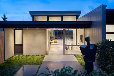 Exterior home photo in Seattle