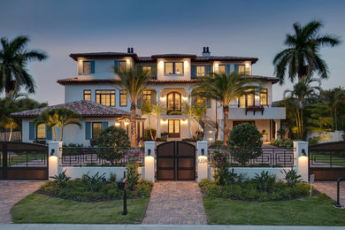 Transitional exterior home photo in Tampa