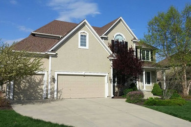 Example of an exterior home design in Kansas City