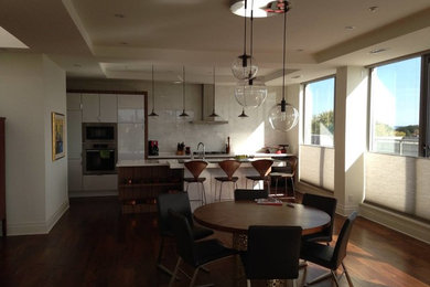 Home design - contemporary home design idea in Toronto