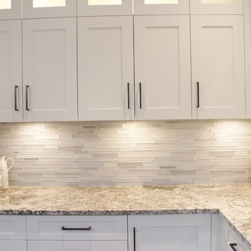 Kitchen in Alaskan White