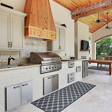 Outdoor Kitchen