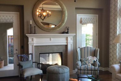 Transitional living room photo in San Francisco