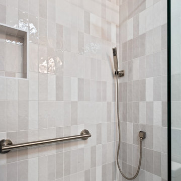 St. Louis Park En-Suite Bathroom