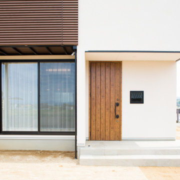 香川県に建つ、「ひかりのある家」の玄関ポーチ