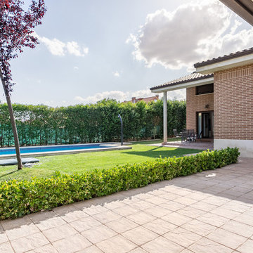 Obra nueva-Vivienda unifamiliar con piscina