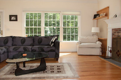 Family room - contemporary family room idea in New York