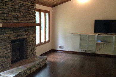 Mountain style living room photo in Atlanta