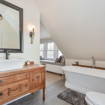 Master Bedroom and Ensuite (Attic)