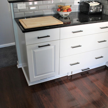 Showplace EVO Kitchen in Sierra Extra White w/ Slab Drawer Headers