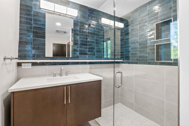 Transitional bathroom photo in Denver