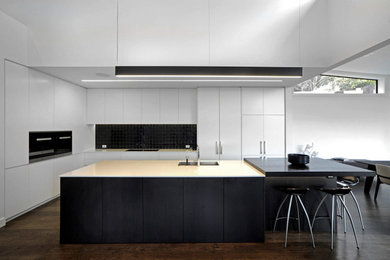 Example of a minimalist home design design in Philadelphia