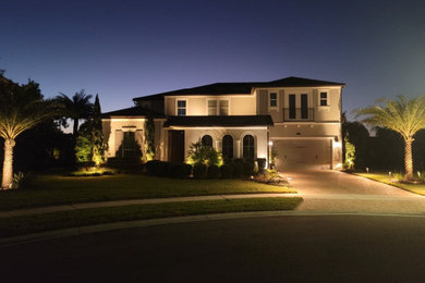 Example of an exterior home design in Jacksonville
