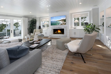 Cottage family room photo in Orange County