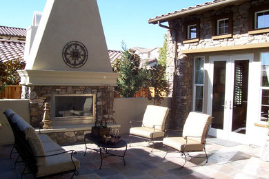 Example of a mid-sized tuscan patio design in San Francisco
