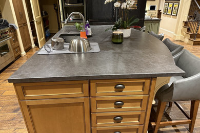 Transitional kitchen photo in DC Metro