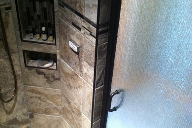 Mountain style porcelain tile porcelain tile bathroom photo in Other
