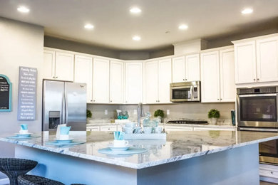 Kitchen - modern kitchen idea in Kansas City