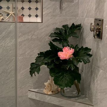 SHOWER ACCESSORIES ARE AVAILABLE IN YOUR PLUMBING FINISH!