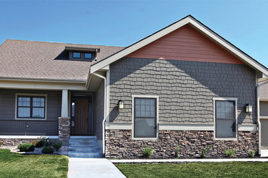 Home design - traditional home design idea in Omaha