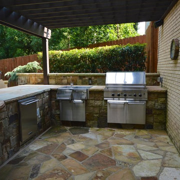 Outdoor Kitchen & Pool