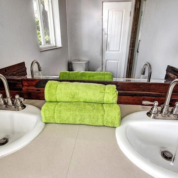 Beautiful Combo of Wood and Tile