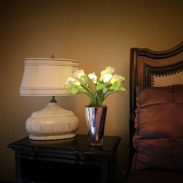 Buttercup - White and Green Calla Lilies in in Flared Mirror Vase