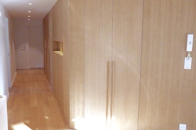 ナントにある北欧スタイルのおしゃれな廊下の写真