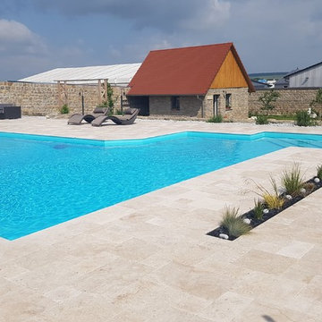 Outdoorpool in Travertin