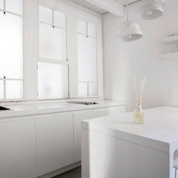 “White and gold” loft